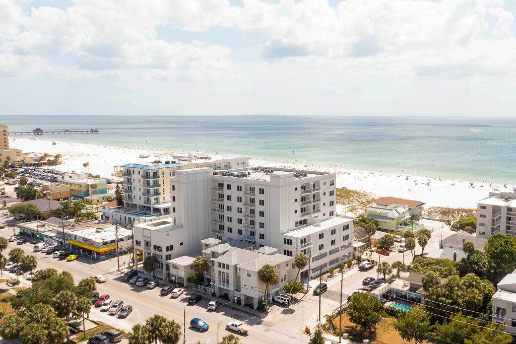 Coastal 'Sea Side' Townhome - Walk to Beach! in Clearwater Beach, Clearwater