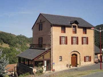 Chambre d’hôte pour 2 personnes, avec piscine et jardin dans l' Aveyron