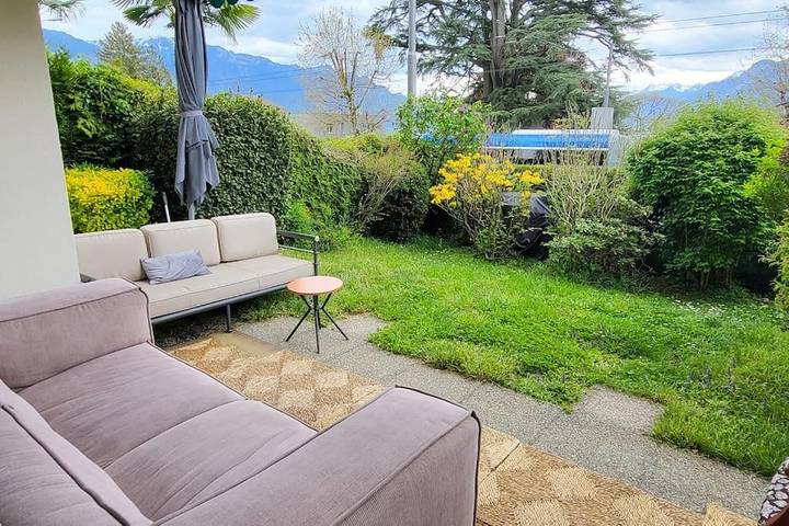 Gîte pour 4 personnes, avec vue ainsi que terrasse et jardin à La Tour-de-Peilz