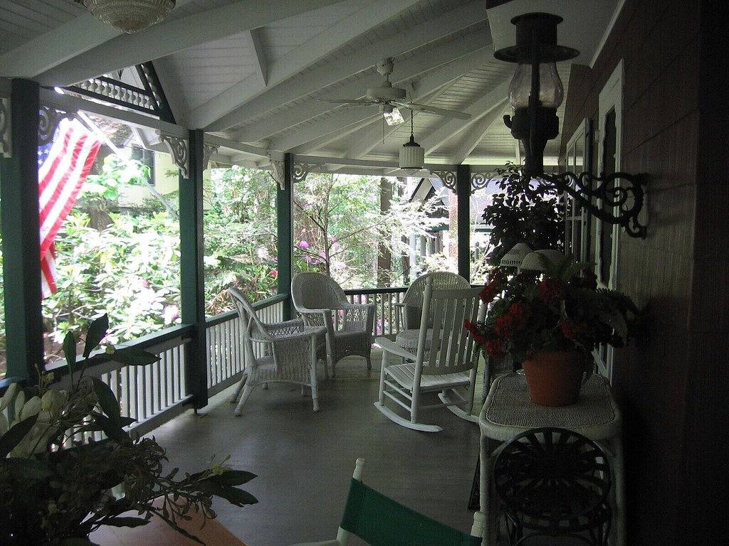 Victorian Beauty mit fabelhaften Wrap-around-Veranda in Mount Gretna Heights, Lebanon County
