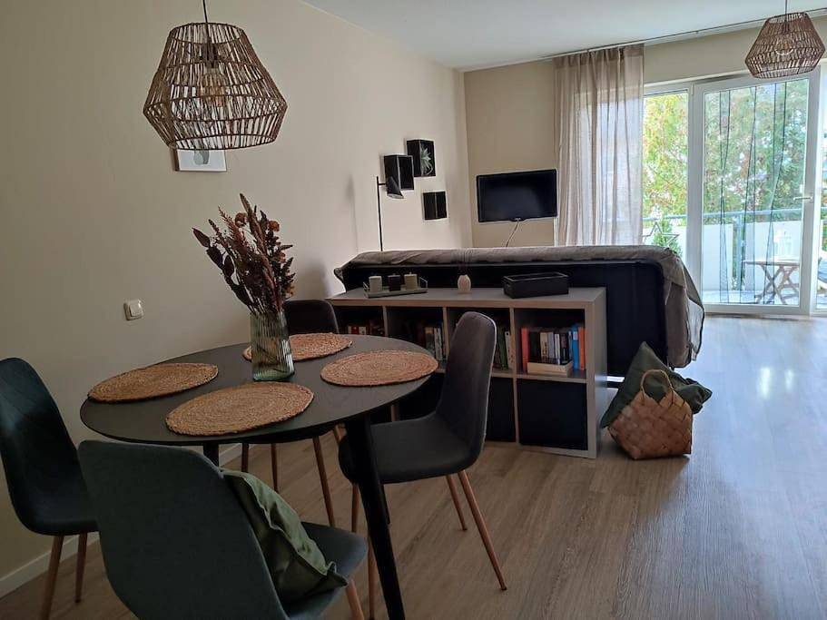Ganze Wohnung, Gemütliches Ferienapartment mit optionaler E-Ladesäule in Eichenzell, Rhön-Hessen