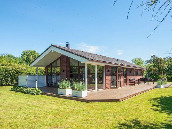 Ferienhaus für 8 Personen, mit Terrasse und Garten sowie Sauna in Nissum Fjord