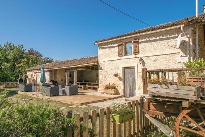 Location de vacances pour 4 personnes, avec piscine et jardin, animaux acceptés à Chaunay - 3