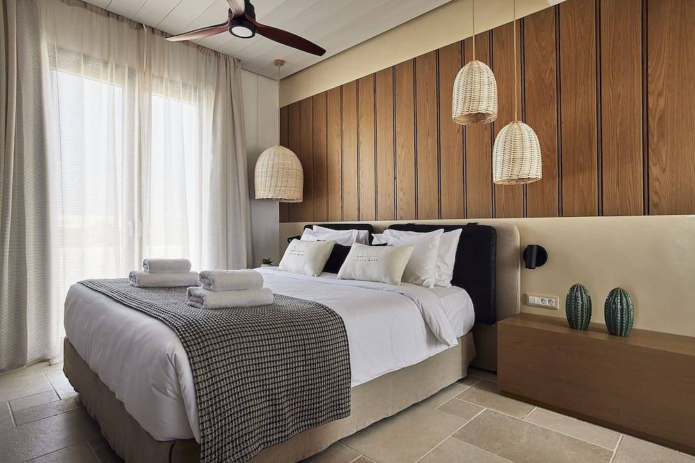 Costa Mare in Pollonia, Milos