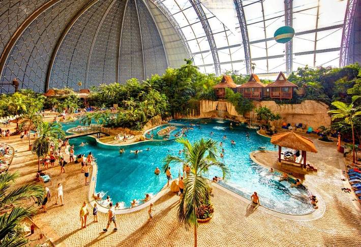 Resort für 4 Personen, mit Whirlpool und Pool sowie Sauna in Tropical Islands (Wasserburg)