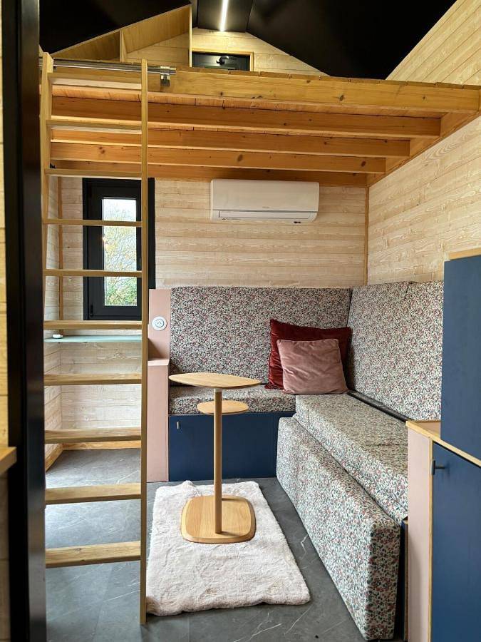 Gîte pour 3 personnes, avec Terrasse ainsi que Jardin et Vue à Saulges