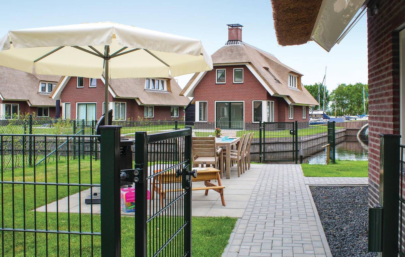 Ferienhaus für 8 Personen mit Terrasse in Idskenhuizen, Ijsselmeer
