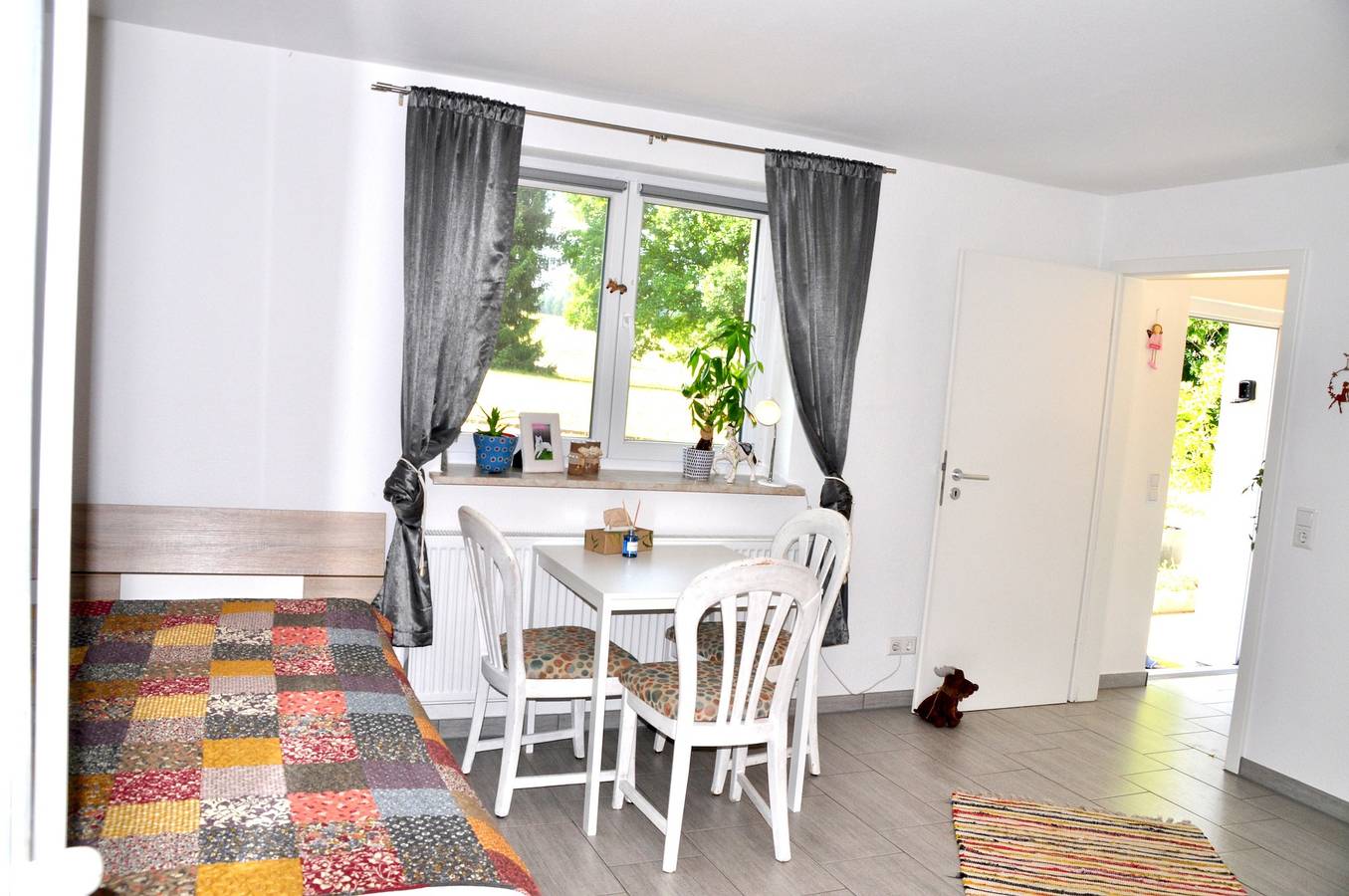 Appartement indépendant sur domaine équestre avec terrasse commune, jardin et Wi-Fi in Gomadingen, Neckar-Alb