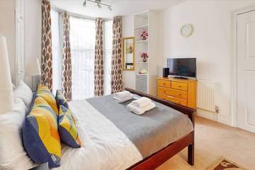 Vacation Apartment for 4 Guests in Hammersmith and Fulham, London, Picture 4