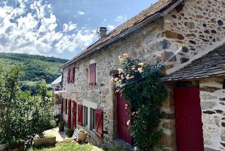 Gîte pour 4 personnes, avec vue ainsi que jardin et terrasse dans Les Salces