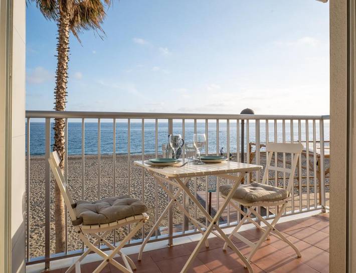 Apartamento para 4 personas, con vistas y jardín en Motril