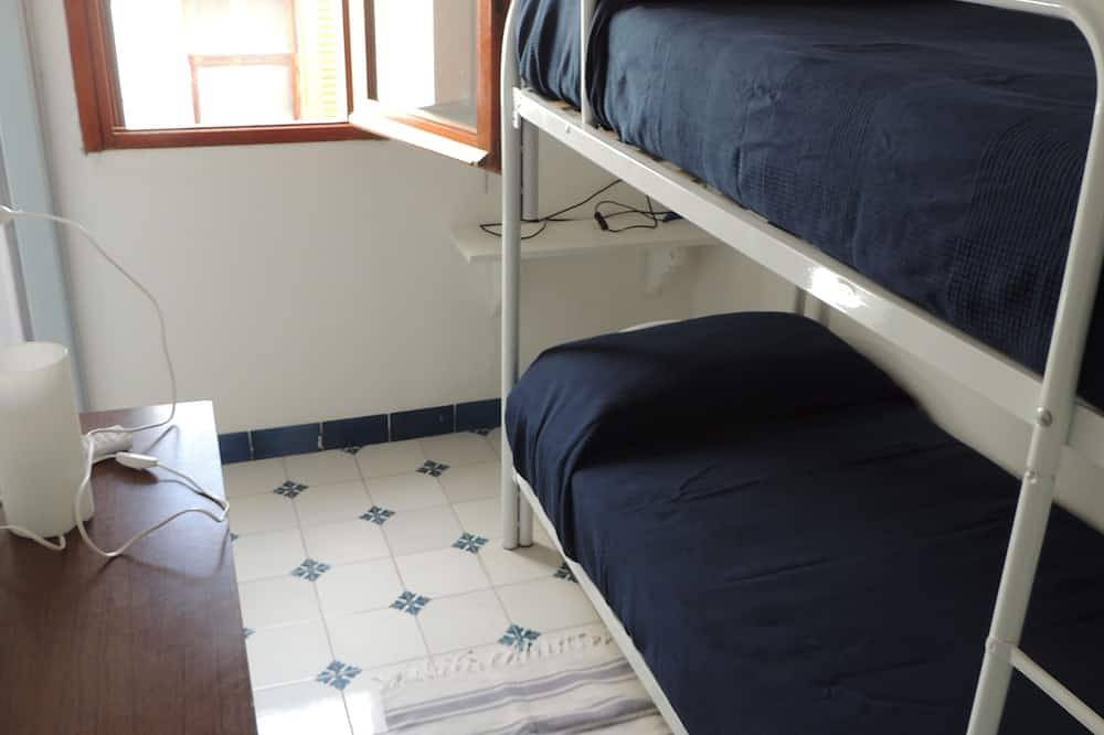 Ponza Hafen, prestigeträchtiges Haus, große Terrasse und herrlicher Meerblick in Ponza, Latium