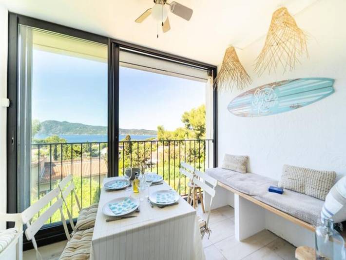 Ferienwohnung für 6 Personen, mit Garten und Pool in Saint-Mandrier-sur-Mer