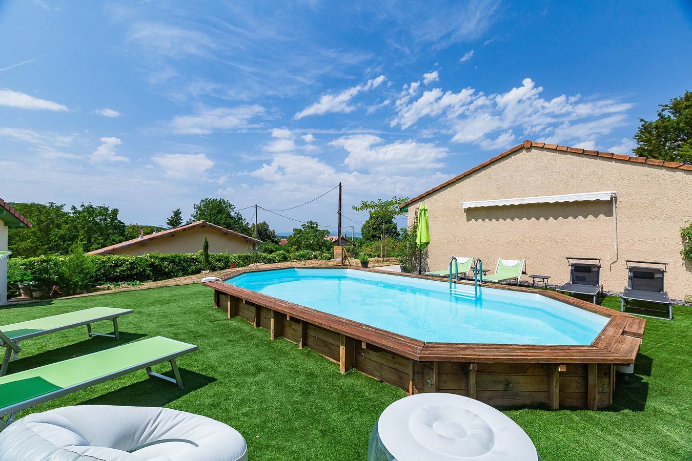 Maison de vacances « Le Beauregard - Piscine » avec vue montagne, Wi-Fi et climatisation in Beauregard-Baret, Région de Valence