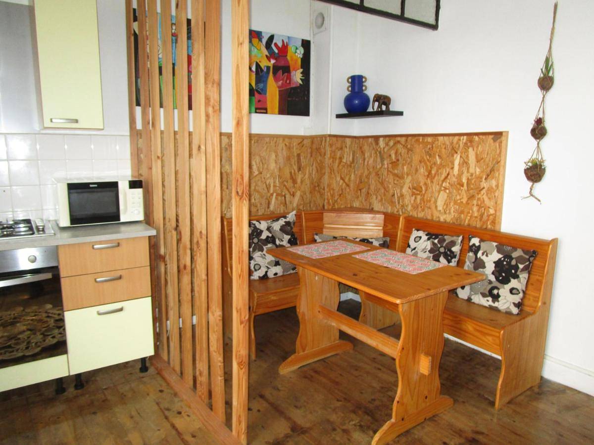 Appartement entier, One-Bedroom Apartment in Langeac, Haute-Loire