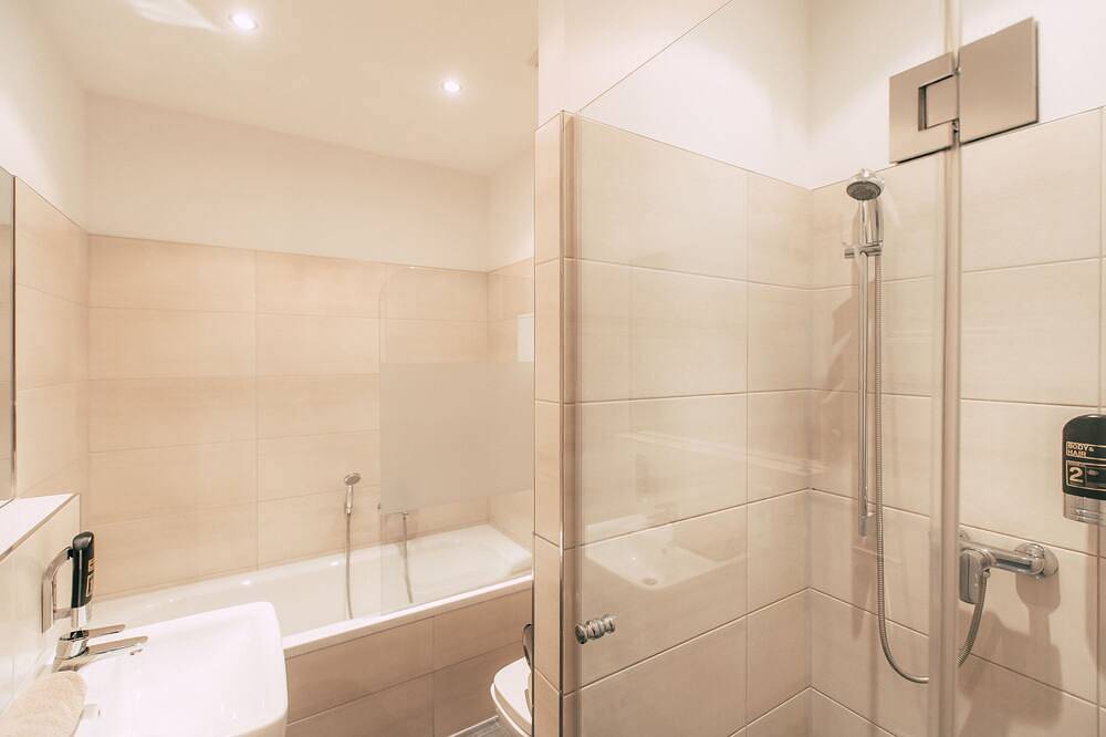 Apartamento entero, *Grand Boho* 4-room apartment with eat-in kitchen - Luga Homes - Townhouse in Leipzig Mitte, Leipzig