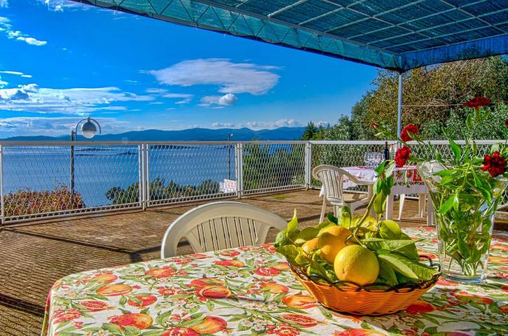 Ferienhaus für 13 Personen, mit Balkon/Terrasse in Orebic