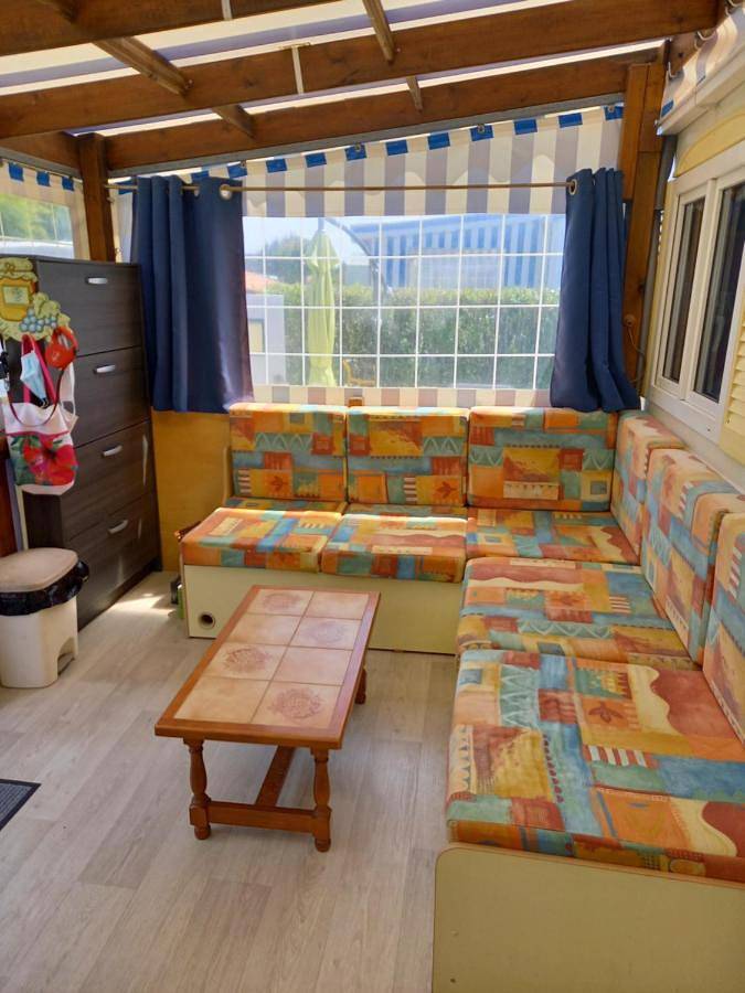Camping pour 6 personnes, avec sauna ainsi que jacuzzi et piscine