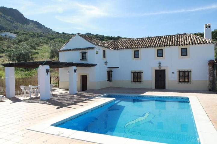 Villa für 6 Personen, mit Pool und Ausblick sowie Terrasse - 1