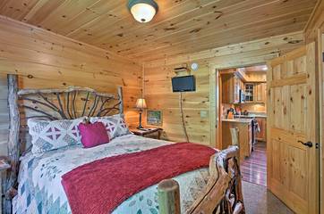Log Cabin for 4 Guests in Fontana Lake, Swain County, Picture 1