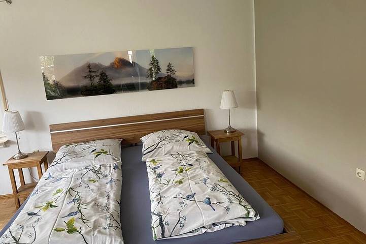 Ganze Wohnung, Romantische Ferienwohnung in ruhiger Lage in Zentrums- und Oktoberfestnähe in Solln, München