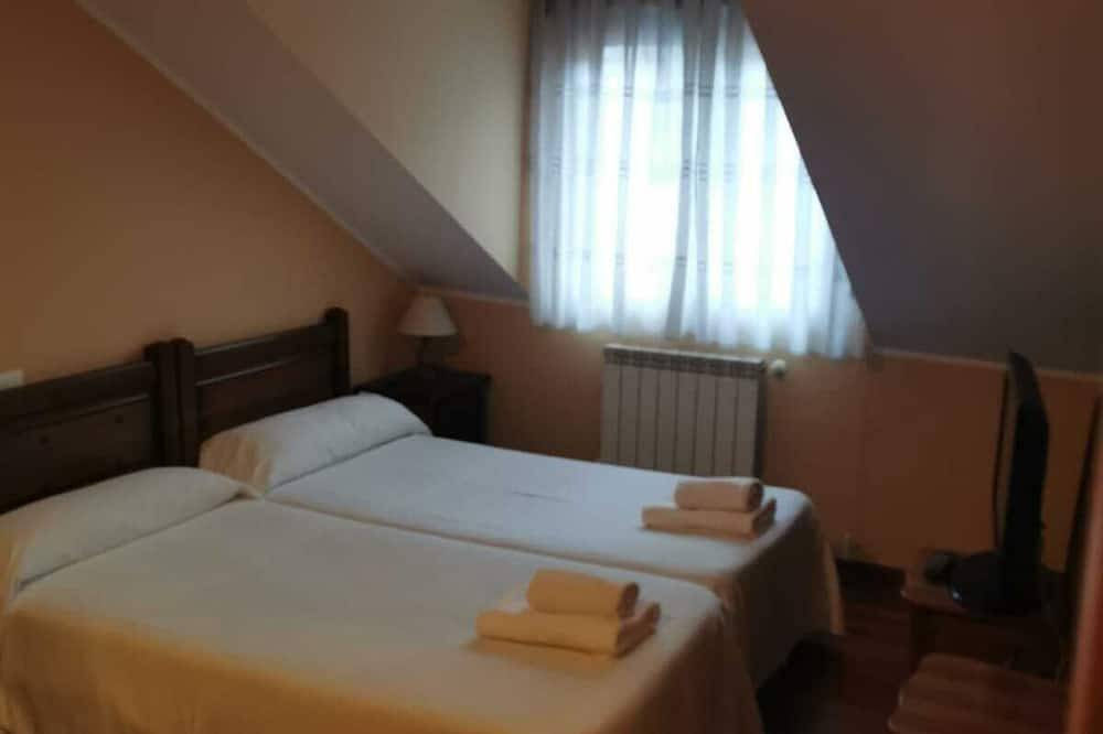 Entire apartment, Apartamento Cinema in Cangas de Onís, Asturias Province
