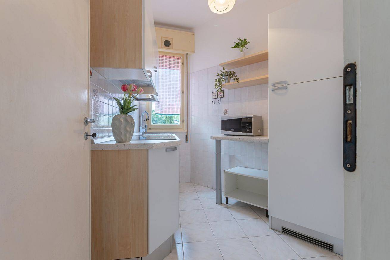 Entire apartment, Guesthost - Lido Beach Escape with Balcony x5! in Lido di Pomposa, Ferrara Province