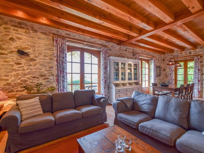 Location de vacances pour 6 personnes, avec piscine ainsi que jardin et terrasse, animaux acceptés à Saint-Médard-d'Excideuil - 2