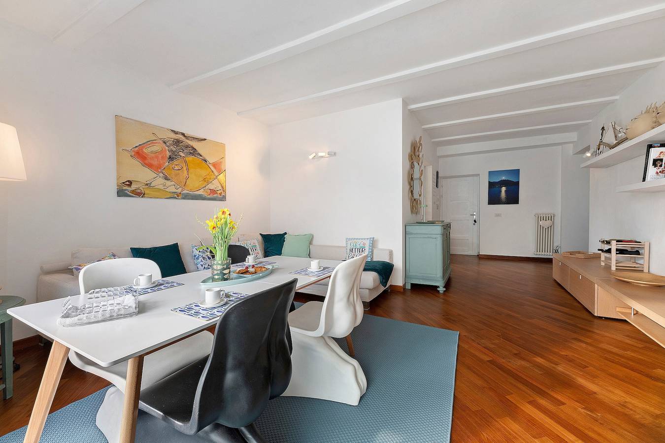 La Gabbianella: Terrasse mit Seeblick – Design-Interieur – Privatparkplatz – Argegno in Argegno, Gemeinde Argegno