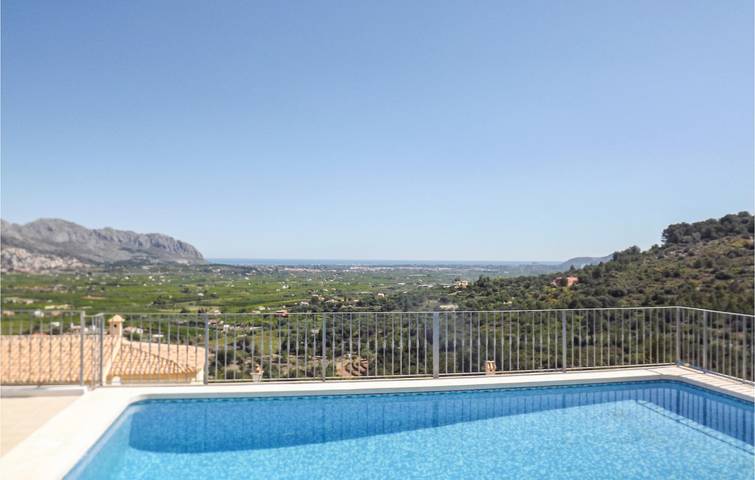 Location de vacances pour 4 personnes, avec terrasse et piscine à Orba - 3