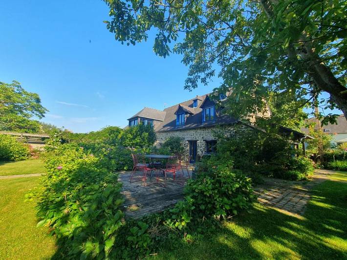 Location de vacances pour 10 personnes, avec Terrasse et Jardin à Roz-Landrieux
