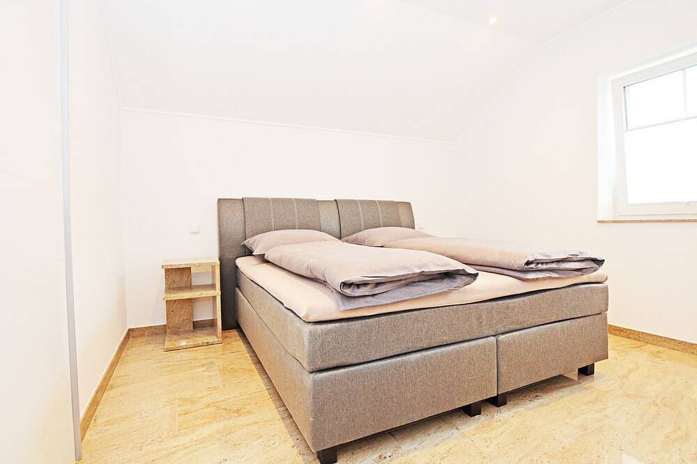 Ganze Wohnung, Merzijana Dachgeschoss in Stinteck in Stinteck, Westerdeichstrich