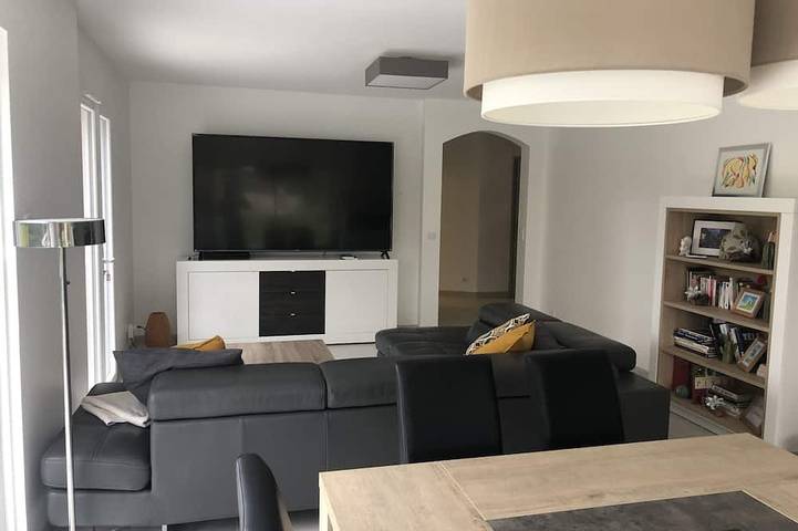 Air-conditioned detached villa with secure/heated swimming pool and large garden in Puget-sur-Argens, Mittelmeerküste (Frankreich)