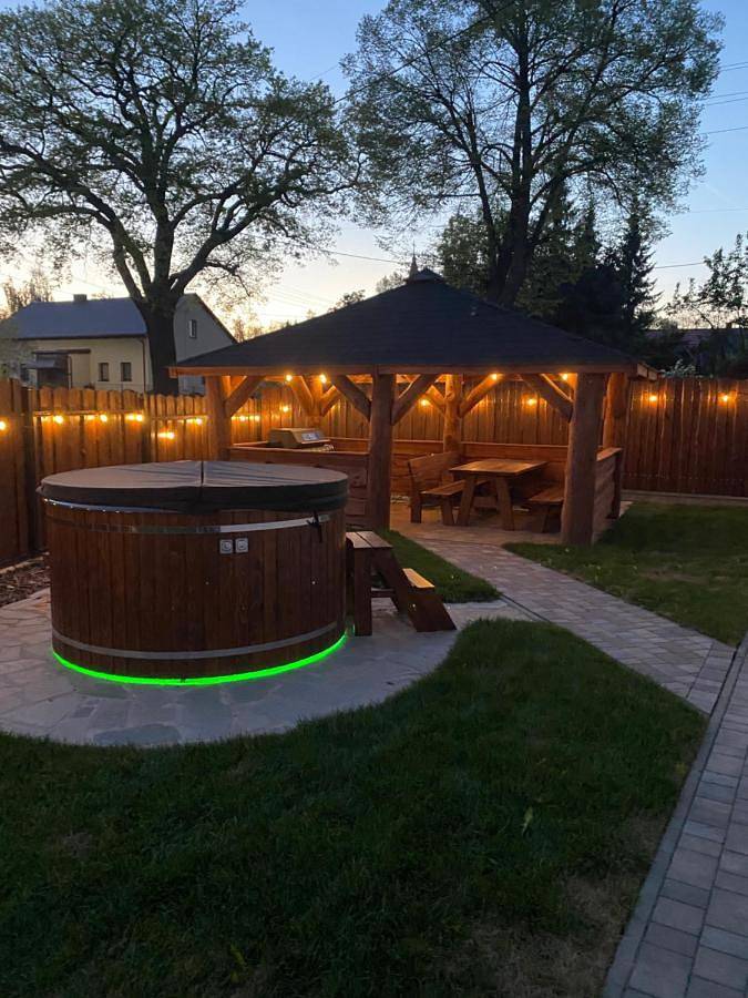 Ferienhaus für 9 Personen, mit Sauna und Garten sowie Whirlpool - 1