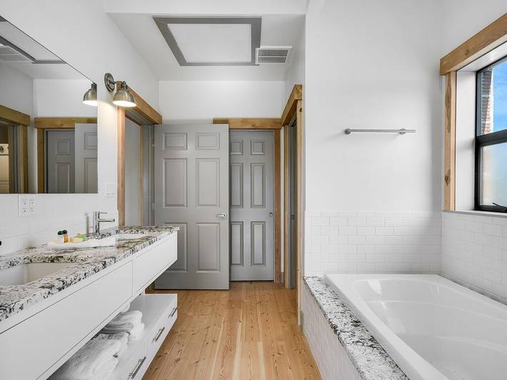 Alojamiento y desayuno para 4 personas, con jacuzzi - 1