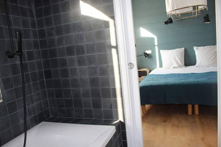 Location de vacances pour 8 personnes, avec terrasse et jardin dans Les aiguilles de Port Coton - 3