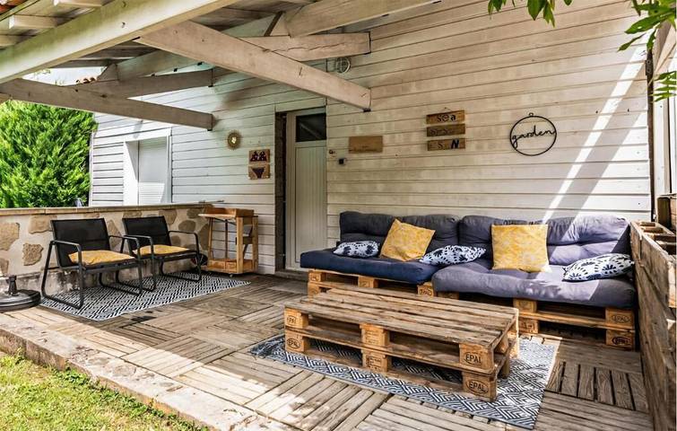 Location de vacances pour 6 personnes, avec terrasse et piscine à Atur - 4