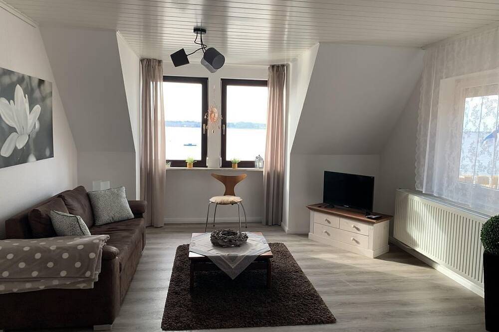 Ganze Wohnung, Ferienwohnung \"Möltenorter Strand\" - Appartement/Fewo, Badewanne, Wc, Wohn in Kieler Förde, Heikendorf