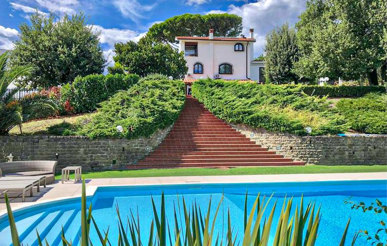Gemütliche Wohnung mit Terrasse in Trevignano Romano in Trevignano Romano, Braccianosee