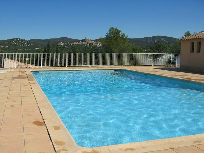 Résidence pour 4 personnes, avec Terrasse et Piscine