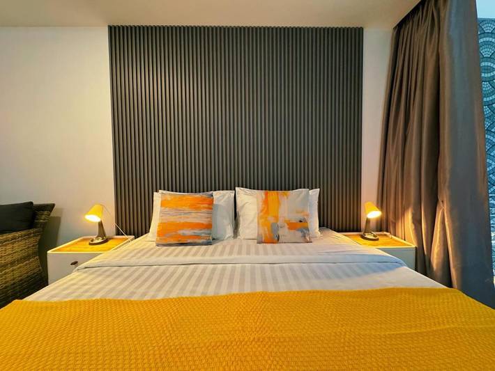 Lägenhet för 2 Personer, med trädgård samt pool och bastu i Kamala