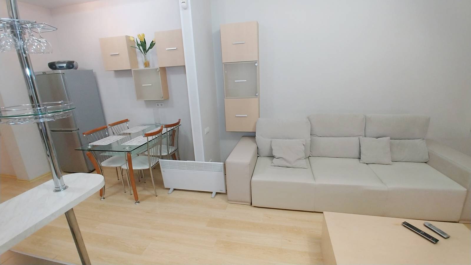 Entire holiday apartment, Two bedrooms. 6 Zankovetskoi str. Near Kreschatyk in Kyiv, Ukraine