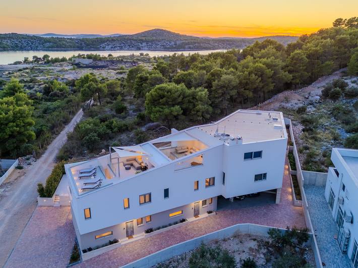 Villa pour 8 personnes, avec terrasse et piscine à Šibenik - 3