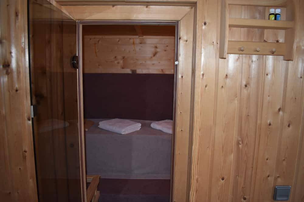 Entire apartment, Calm 82 square meters apartment, including a sauna, floor heating and a terrace in Stolberg, Naturpark Hohes Venn-Eifel