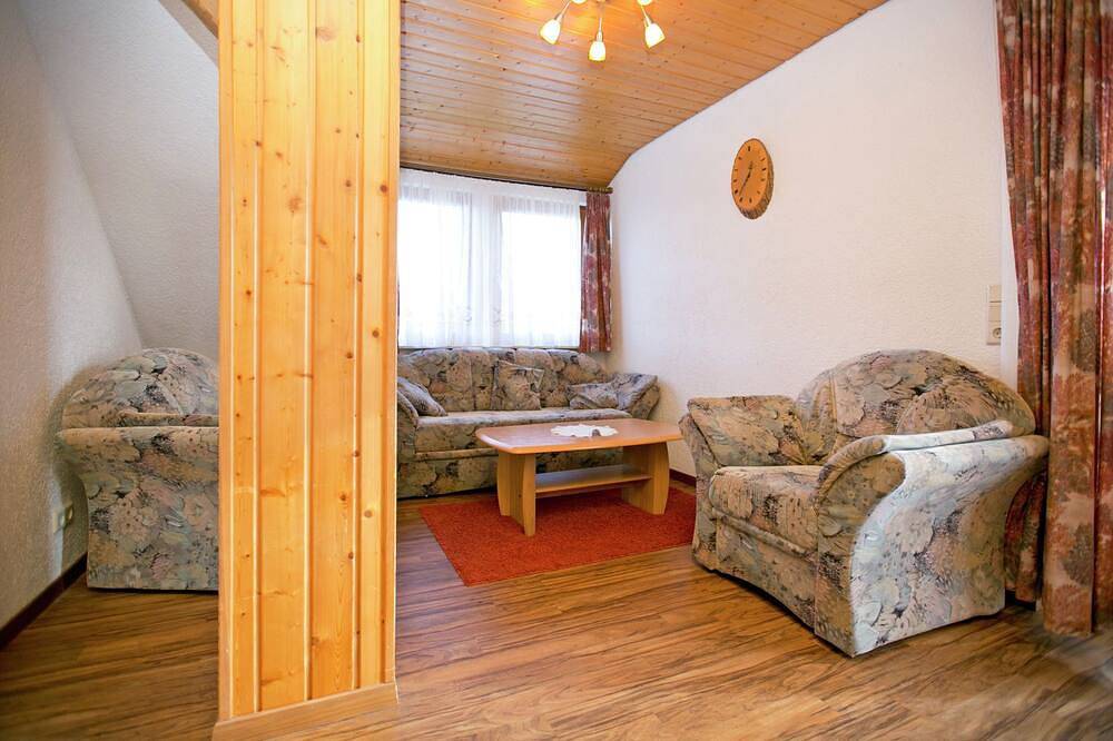 Ganze Wohnung, Sonniges Balkonapartment, Ahausen in Bermatingen, Region Bodensee-Oberschwaben