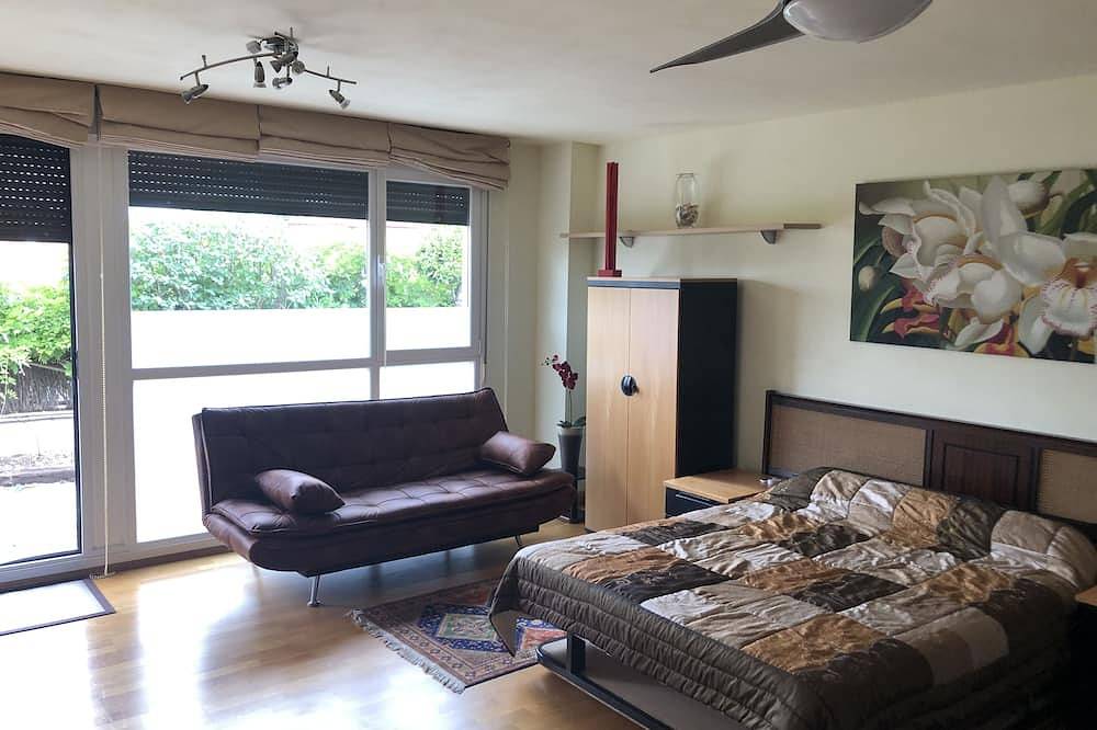 Studio with terrace and garden in Pamplona, Navarra Province