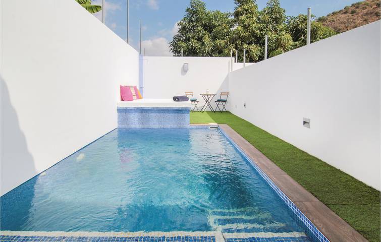 Appartement au bord de la piscine avec climatisation et parking in Sayalonga, Cordillera Penibética