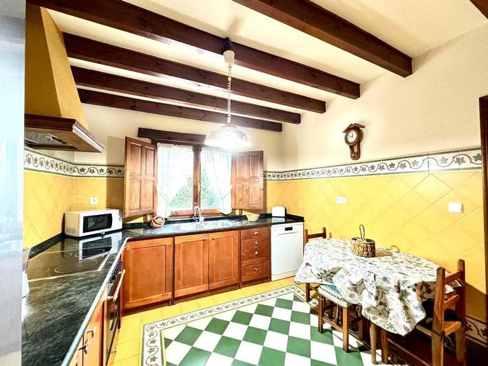 Casa rural para 10 personas, con balcón y piscina, Se admiten mascotas en Hermandad de Campoo de Suso - 3