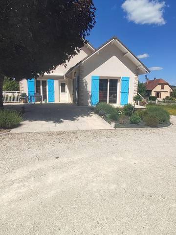 Chambre d’hôte pour 4 personnes, avec terrasse ainsi que vue et jardin dans Jaucourt