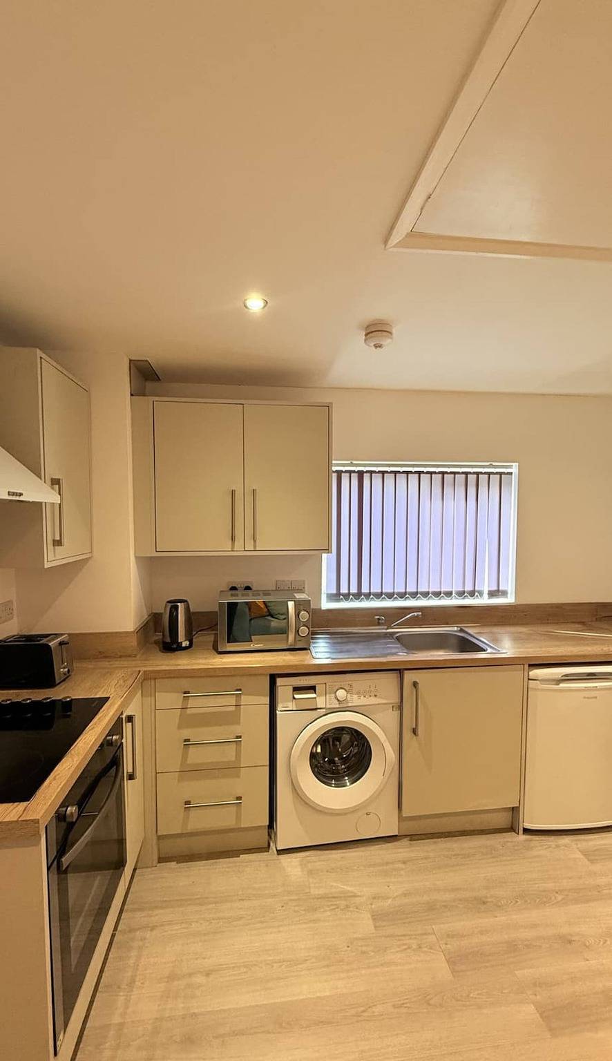 Entire apartment, Cozy 1 Bedroom Fully Furnished Apartment in Leicester, Heart of England